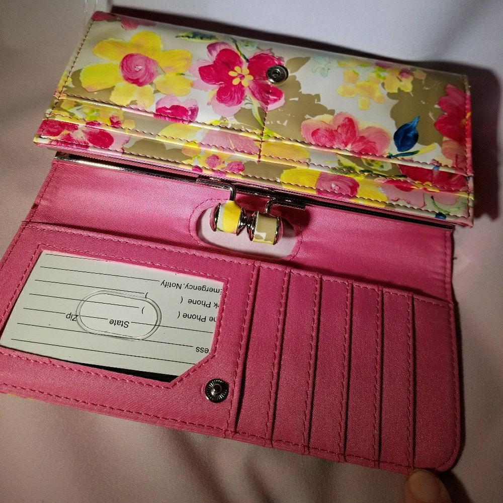 👝 Floral Print Vintage Wallet